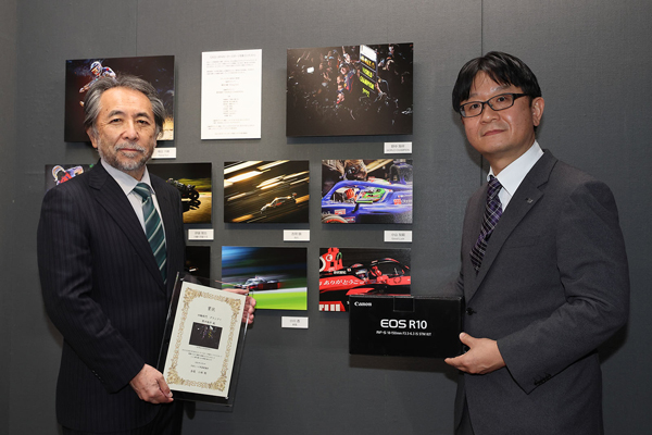 キヤノンマーケティングジャパン株式会社 吉田雅彦さま（右）JRPA小林稔会長（左）