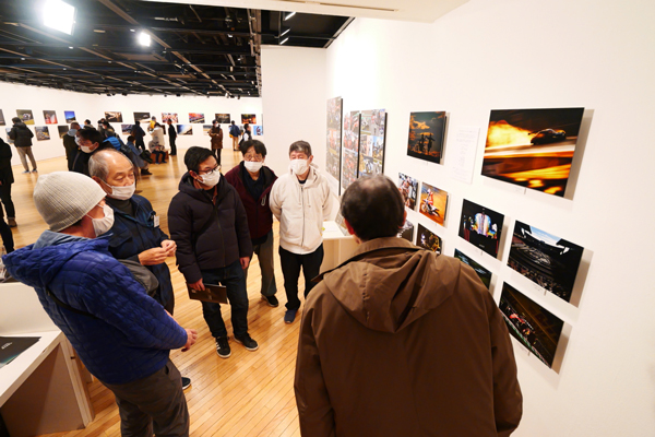 日本レース写真家協会報道写真展「COMPETITION」